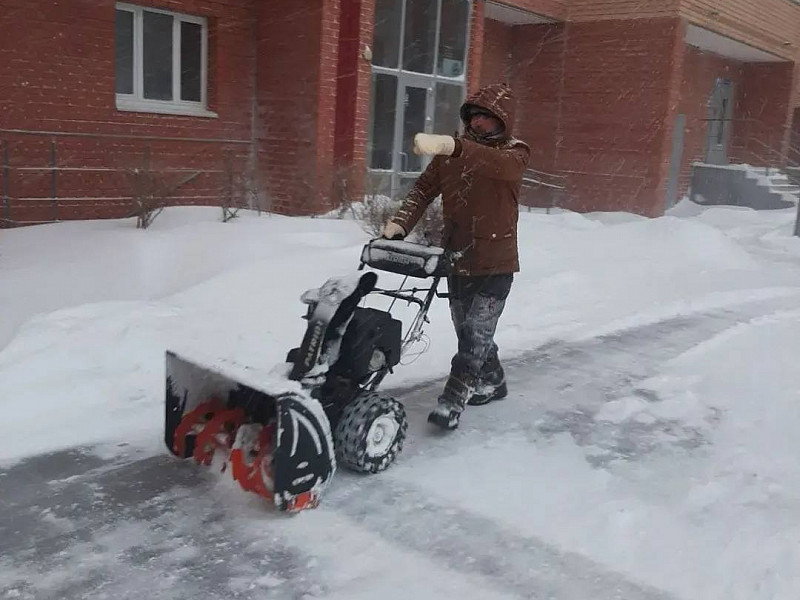 Как организована зимняя уборка территор
